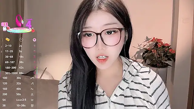 QaQ8886 online show from 10.21.25