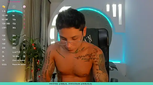 Snapshot of tattokoi chatting on 03.08.25 tattokoi online show from 03.08.25