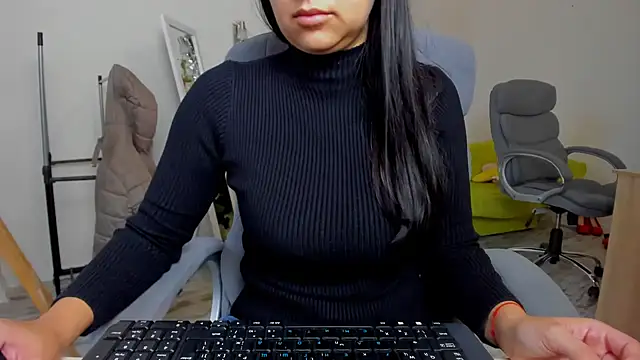 Tianiaa online show from 12.03.25