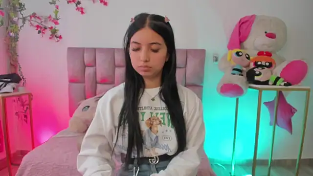 sofia  james online show from 11.06.25