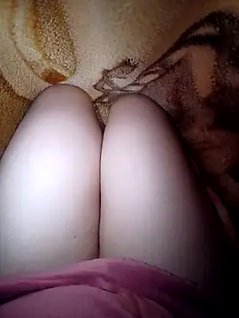 Snapshot of Ayochaa chatting on 02.22.25 Ayochaa online show from 02.22.25