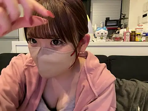 Snapshot of shina_mo_n_ch chatting on 03.08.25 shina mo n ch online show from 03.08.25