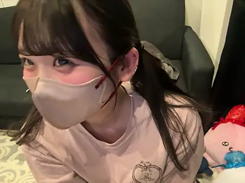 Snapshot of shina_mo_n_ch chatting on 03.22.25 shina mo n ch online show from 03.22.25