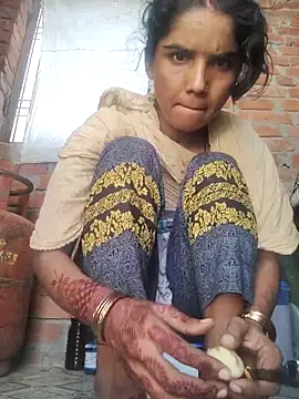 Snapshot of Sexy_Tanya69 chatting on 10.13.25 Sexy Tanya69 online show from 10.13.25