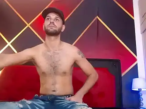 Snapshot of Cristian_white chatting on 02.09.25 Cristian white online show from 02.09.25