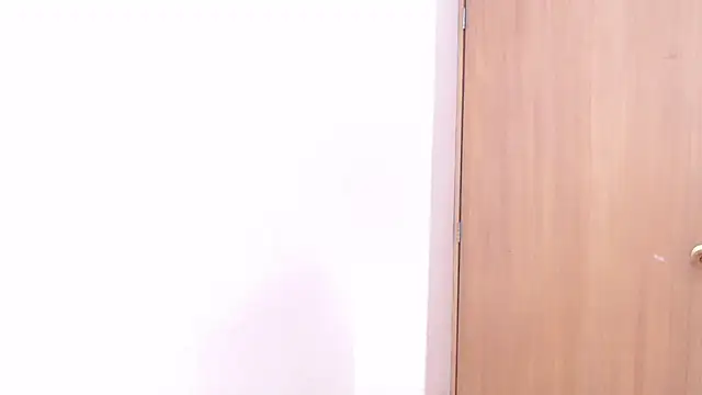 tinyy whore18 online show from 03.18.25