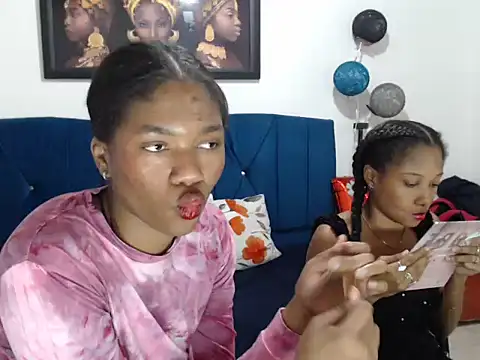 Snapshot of LITTLEDOLLHOT chatting on 02.24.25 LITTLEDOLLHOT online show from 02.24.25