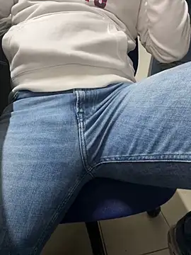 Snapshot of Greeneyes0820 chatting on 02.27.25 Greeneyes0820 online show from 02.27.25