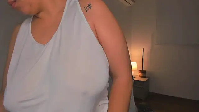 Snapshot of brithany_olson25 chatting on 03.18.25 brithany olson25 online show from 03.18.25