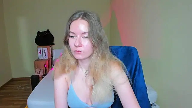 Snapshot of EmilyPaw chatting on 02.11.25 EmilyPaw online show from 02.11.25