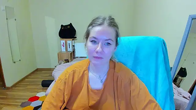 Snapshot of EmilyPaw chatting on 02.25.25 EmilyPaw online show from 02.25.25