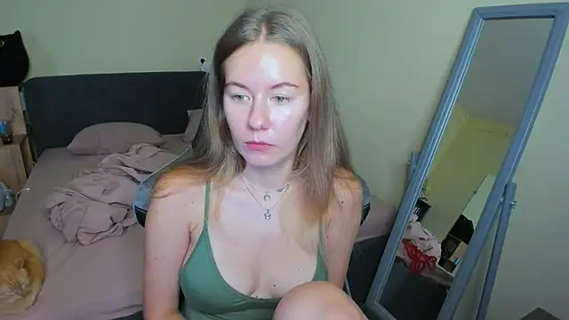 Snapshot of EmilyPaw chatting on 09.16.25 EmilyPaw online show from 09.16.25
