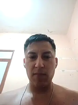 Snapshot of LuisMex1998 chatting on 09.10.25 LuisMex1998 online show from 09.10.25