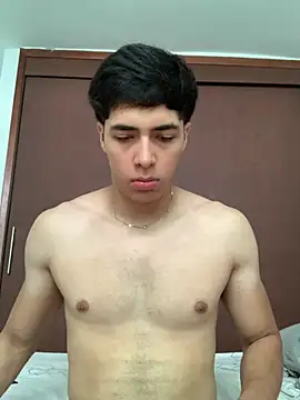 Snapshot of max_ryderr chatting on 02.21.25 max ryderr online show from 02.21.25