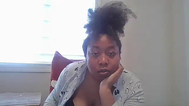 Snapshot of angeliquebelcali chatting on 02.21.25 angeliquebelcali online show from 02.21.25