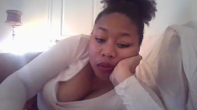 Snapshot of angeliquebelcali chatting on 03.17.25 angeliquebelcali online show from 03.17.25