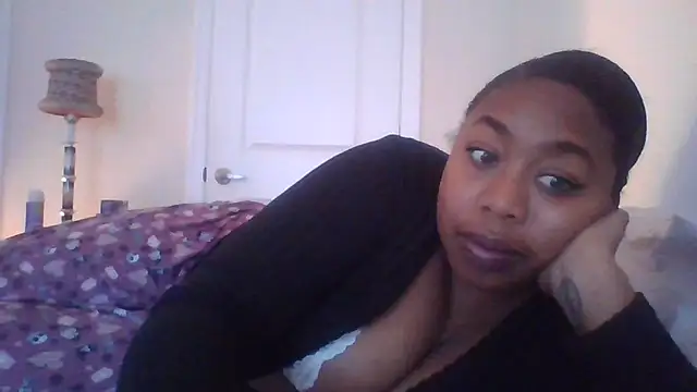 Snapshot of angeliquebelcali chatting on 03.22.25 angeliquebelcali online show from 03.22.25