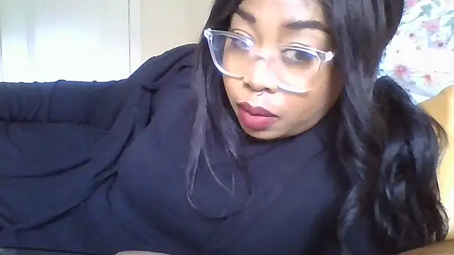 Snapshot of angeliquebelcali chatting on 09.18.25 angeliquebelcali online show from 09.18.25