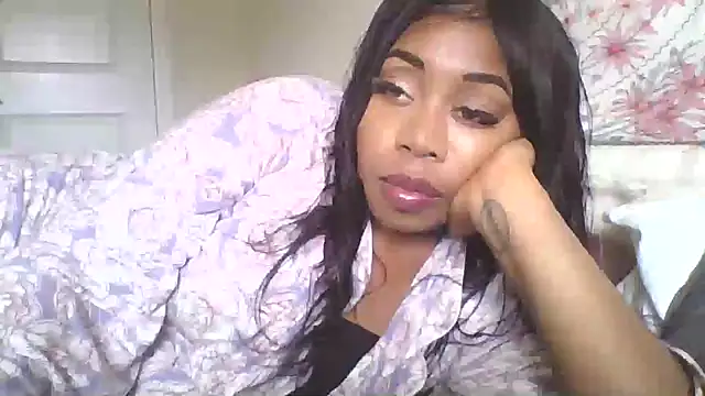 Snapshot of angeliquebelcali chatting on 09.23.25 angeliquebelcali online show from 09.23.25