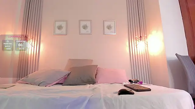 Snapshot of redvelvet__7 chatting on 02.05.25 redvelvet  7 online show from 02.05.25