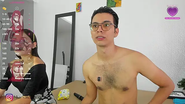 Snapshot of MarioandMia chatting on 10.15.25 MarioandMia online show from 10.15.25