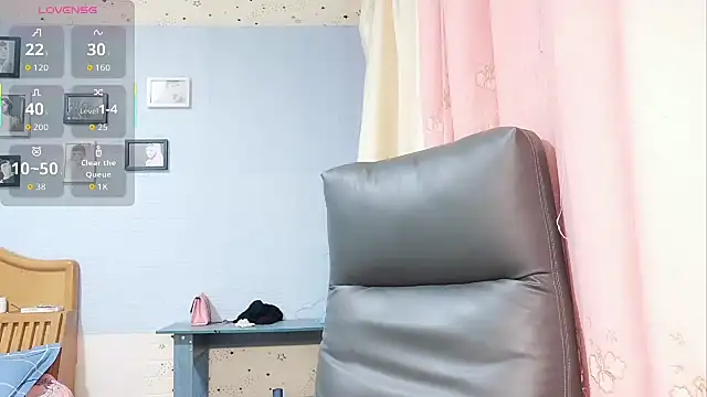 Snapshot of ManMan-520 chatting on 11.17.25 ManMan-520 online show from 11.17.25