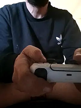 Snapshot of wapo100x100 chatting on 03.21.25 wapo100x100 online show from 03.21.25