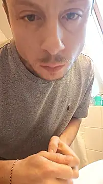 Snapshot of Vyda4 chatting on 11.12.25 Vyda4 online show from 11.12.25