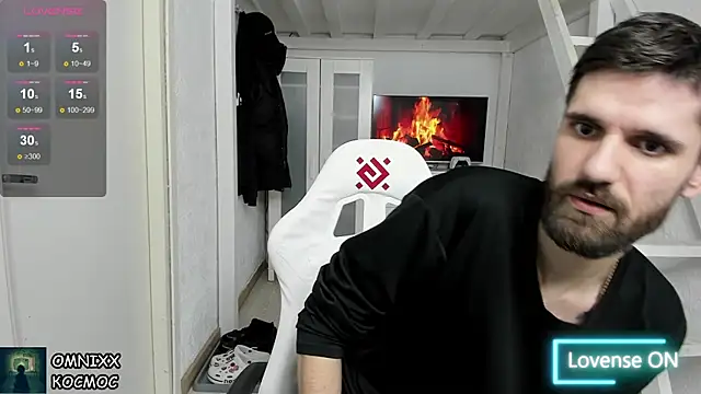 Snapshot of DavidNaidis chatting on 01.22.25 DavidNaidis online show from 01.22.25