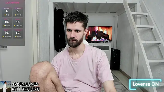 Snapshot of DavidNaidis chatting on 01.24.25 DavidNaidis online show from 01.24.25