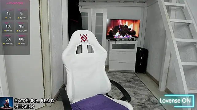 Snapshot of DavidNaidis chatting on 01.25.25 DavidNaidis online show from 01.25.25