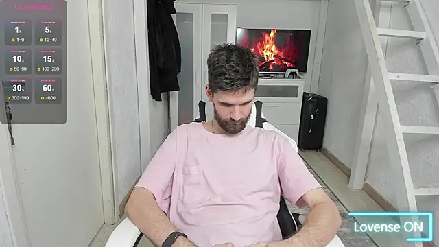 Snapshot of DavidNaidis chatting on 02.04.25 DavidNaidis online show from 02.04.25