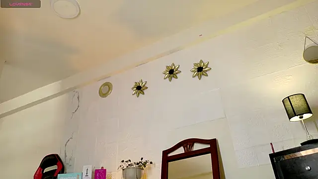 Akemirosse online show from 10.21.25