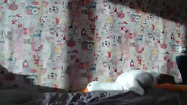 DaddysSluttyGirl2001 online show from 02.13.25