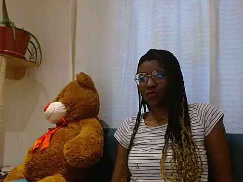 BrianaBrown1 online show from 02.13.25