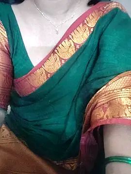 Snapshot of laxmitelugu78 chatting on 09.27.25 laxmitelugu78 online show from 09.27.25