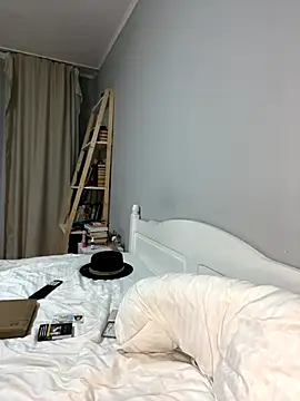 Snapshot of bunnythetailor chatting on 10.15.25 bunnythetailor online show from 10.15.25