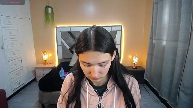 Snapshot of Sofii_cutee chatting on 03.13.25 Sofii cutee online show from 03.13.25