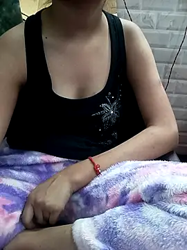 Snapshot of Tanu-00 chatting on 01.28.25 Tanu-00 online show from 01.28.25