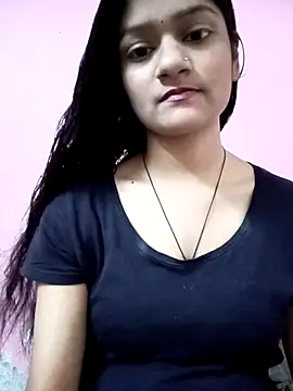 Snapshot of Tanu-00 chatting on 09.30.25 Tanu-00 online show from 09.30.25