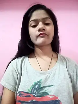 Snapshot of Tanu-00 chatting on 10.11.25 Tanu-00 online show from 10.11.25