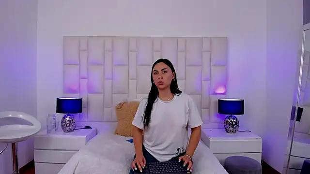 Snapshot of Ariana_rouse chatting on 02.07.25 Ariana rouse online show from 02.07.25