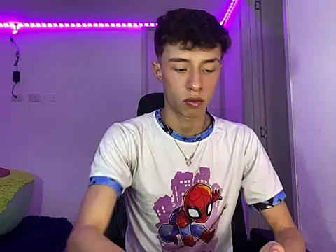 Snapshot of Juanmres chatting on 09.13.25 Juanmres online show from 09.13.25