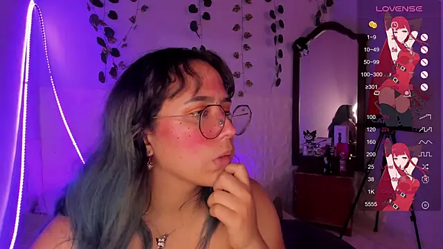 Snapshot of Ludovica6669 chatting on 02.24.25 Ludovica6669 online show from 02.24.25