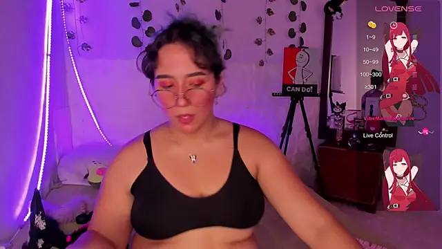 Snapshot of Ludovica6669 chatting on 02.26.25 Ludovica6669 online show from 02.26.25