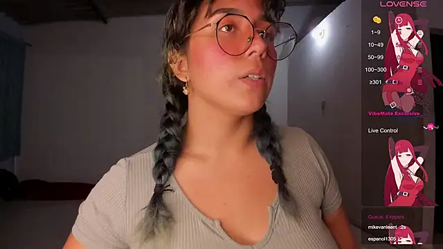 Snapshot of Ludovica6669 chatting on 02.27.25 Ludovica6669 online show from 02.27.25