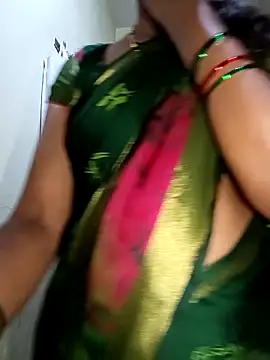 Snapshot of TeluguammayiMahi chatting on 10.13.25 TeluguammayiMahi online show from 10.13.25