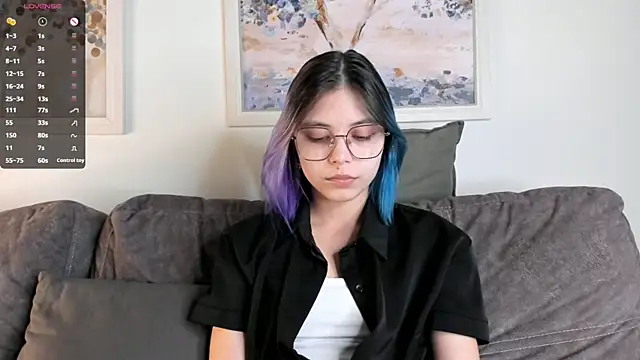 Snapshot of DarelleFare chatting on 02.23.25 DarelleFare online show from 02.23.25
