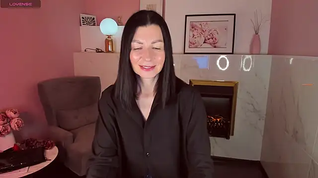Snapshot of MonicaCheerful chatting on 02.05.25 MonicaCheerful online show from 02.05.25