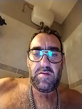 Snapshot of Hardasanut chatting on 10.17.25 Hardasanut online show from 10.17.25